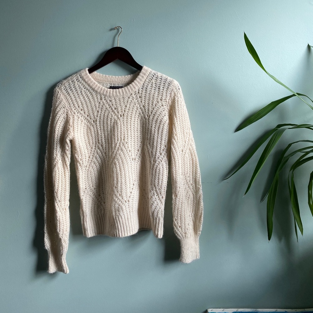 A&F knitted sweater ☁️
